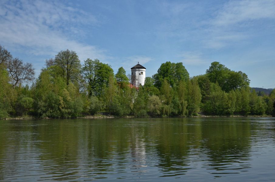 Budatínsky hrad od rieky Váh