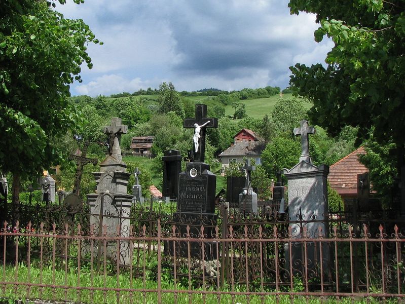 Kríže na cintoríne v Dlhom Poli