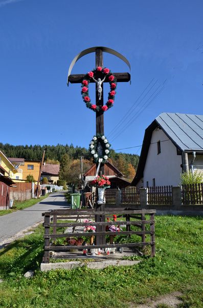 Kríž v Pšurnoviciach 