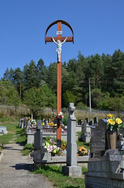 Kríž na cintoríne v Hrabovom