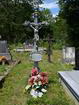 Kríž na cintoríne v Mikšovej
