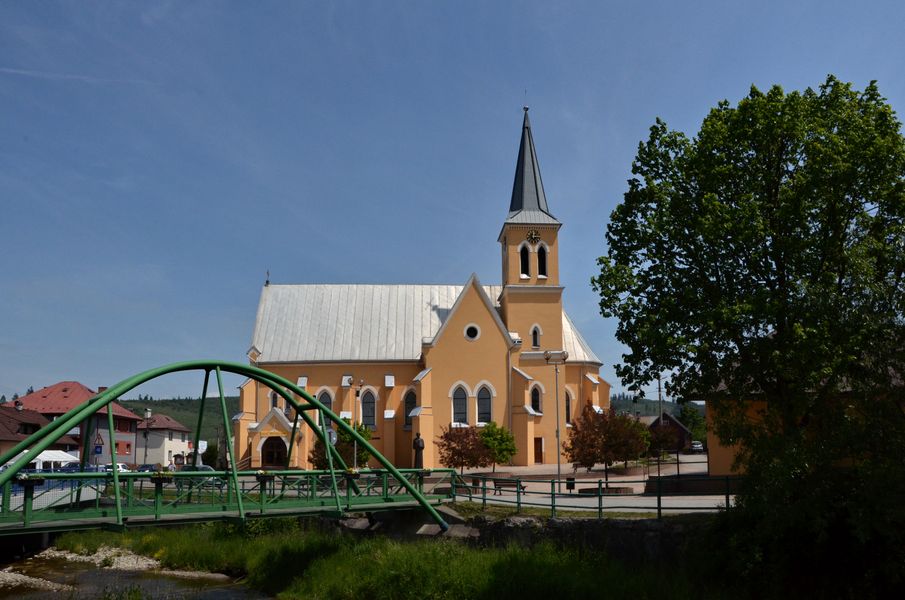 Farský kostol v Rakovej
