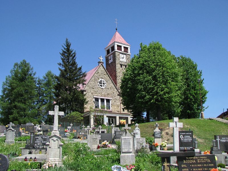 Farský kostol vo Svrčinovci 