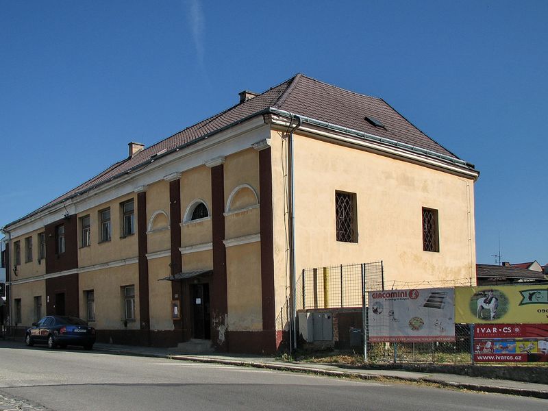  Budova rímskokatolíckej školy 