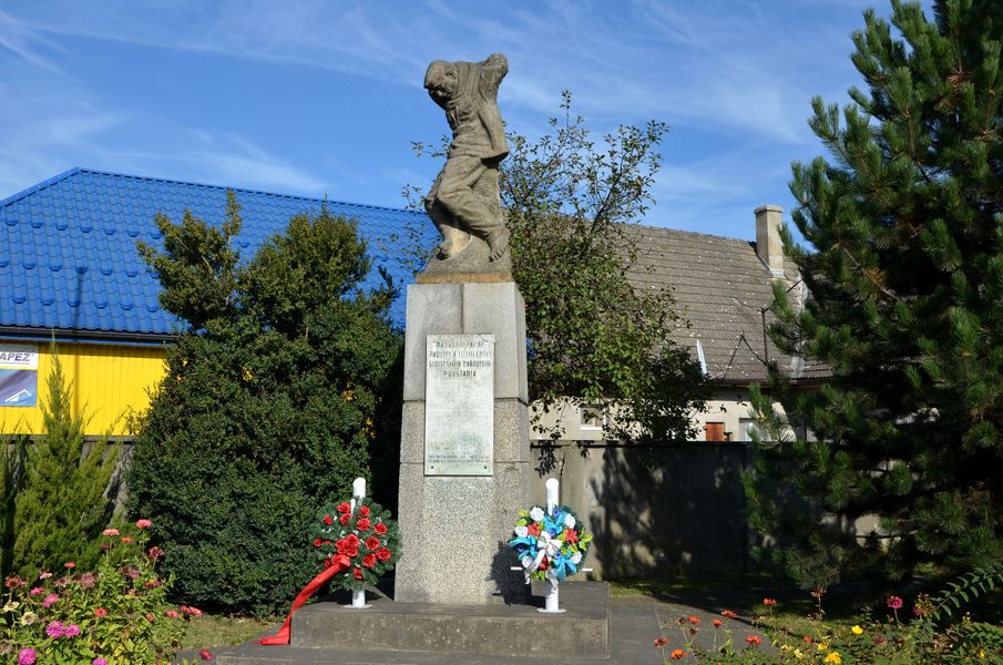 Pamätník obetiam vojny Ladce