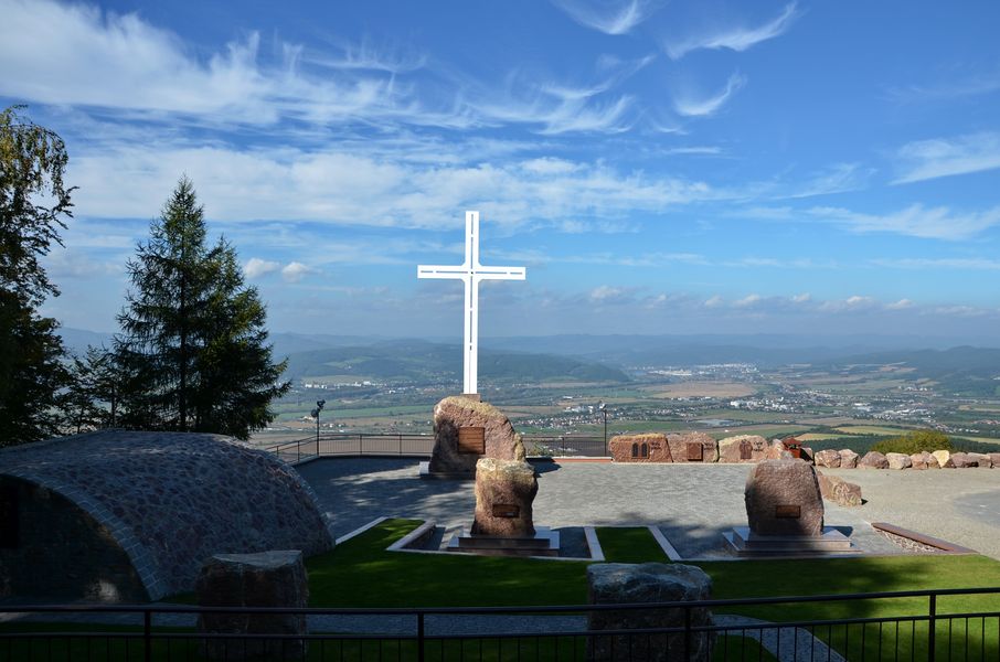 Kríž na hore Butkov