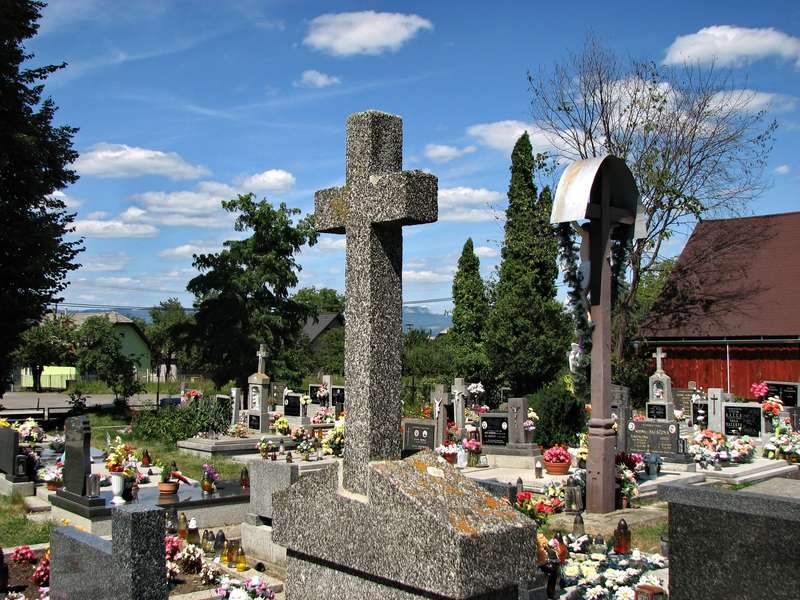 Kríže na cintoríne v Kolačíne