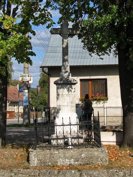 Kamenný kríž v Bohuniciach  