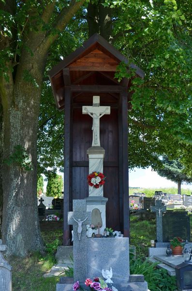 Kríž na cintoríne v Klubine