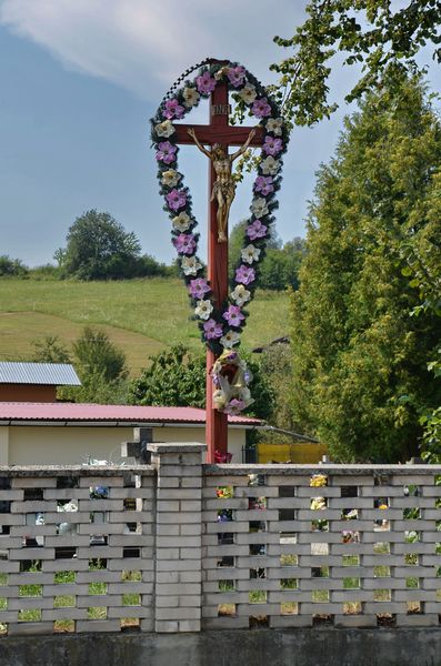 Kríž na cintoríne v Rudine