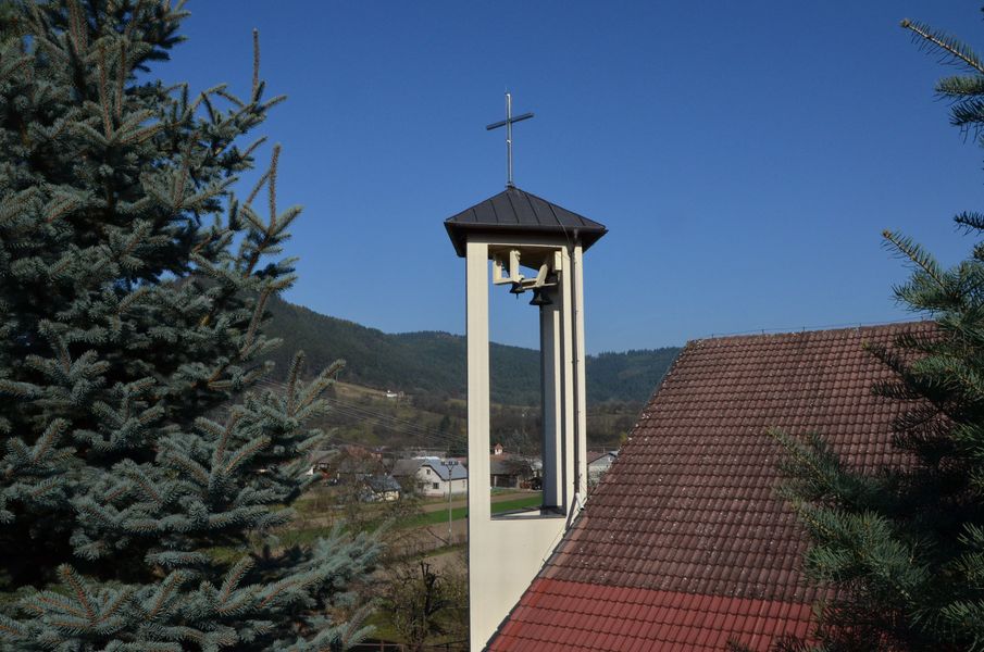 Zvonica a dom smútku v Stupnom 