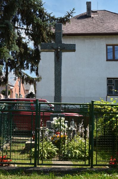 Kamenný kríž vo Vrtižero