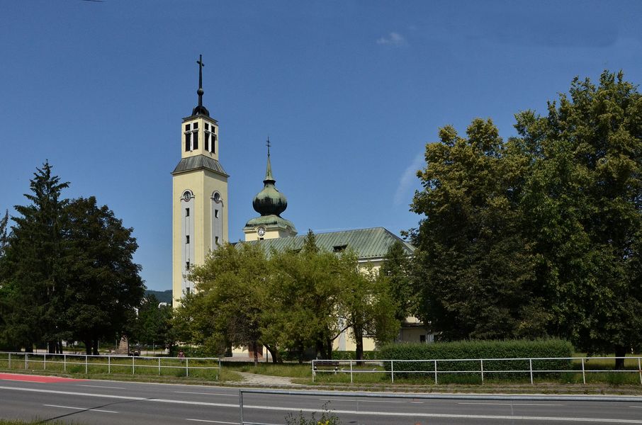 Farský kostol Pov. Bystrica