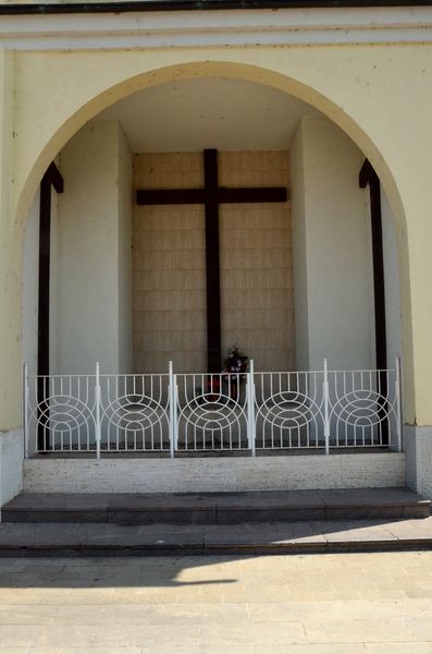 Kríž na farskom kostole