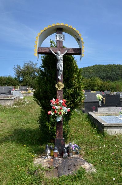 Kríž na cintoríne v Prosnom