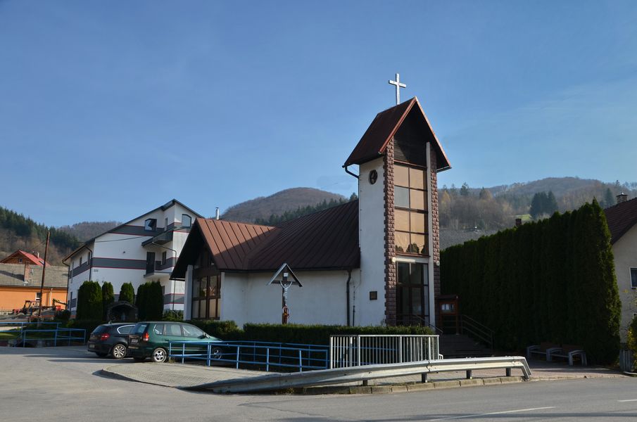 Kostol v  Praznove