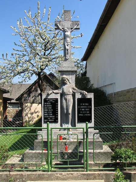 Kamenný kríž v Podhorí