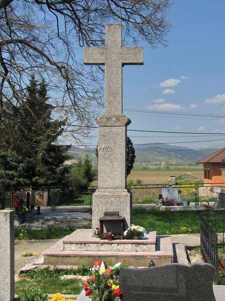 Kamenný kríž v Podhorí