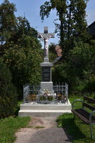 Kamenný kríž v Štepniciach 