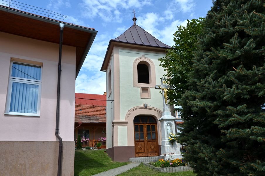 Zvonica s kaplnkou v Zbyňove