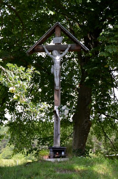 Drevený kríž v Zbyňove