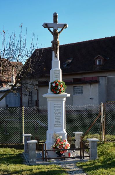 Kamenný kríž v Brezanoch