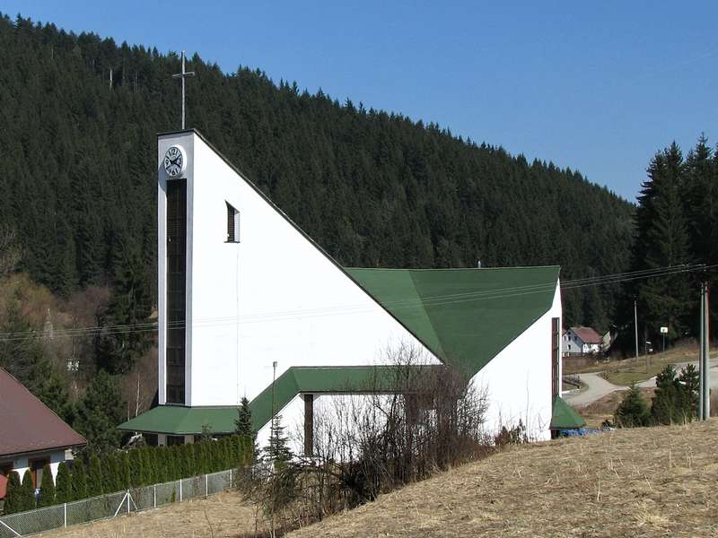 Farský kostol v Korni