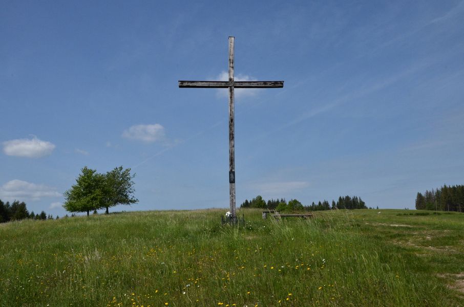 Drevený kríž na Vrchmostoch