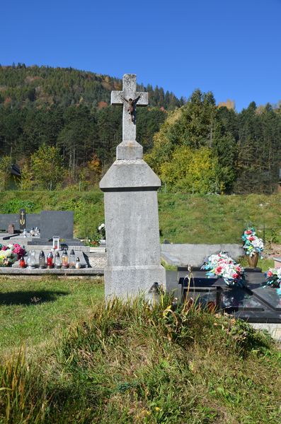 Kríž na cintoríne v Stráži