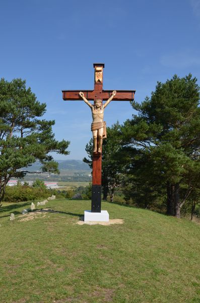 Kríž na kopci Bôrek
