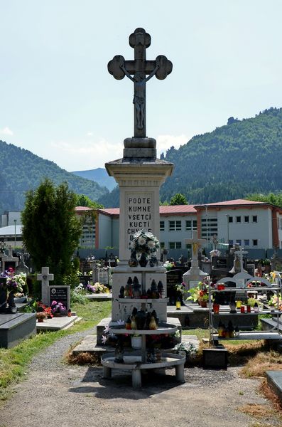 Kríž na cintoríne v Terchovej