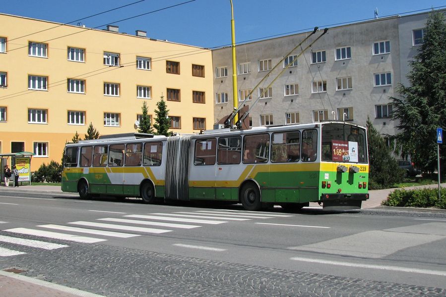 Trolejbus Škoda 15TrM ev. č. 239