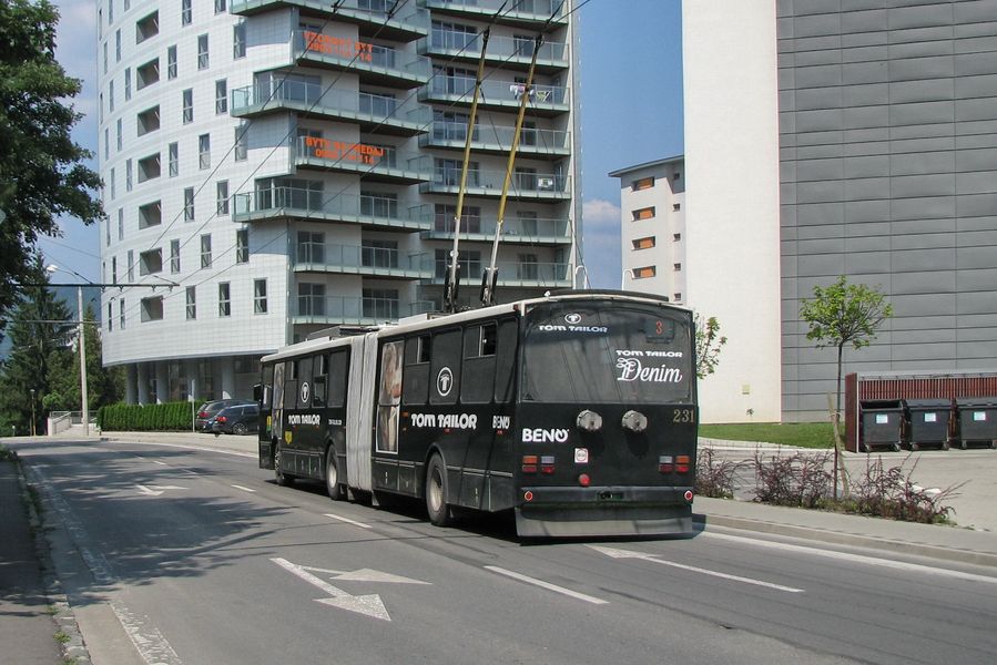 Trolejbus Škoda 15TrM ev. č. 233