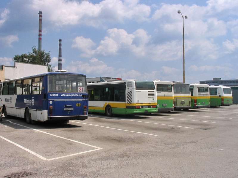 Autobusy vo vozovni DPMŽ