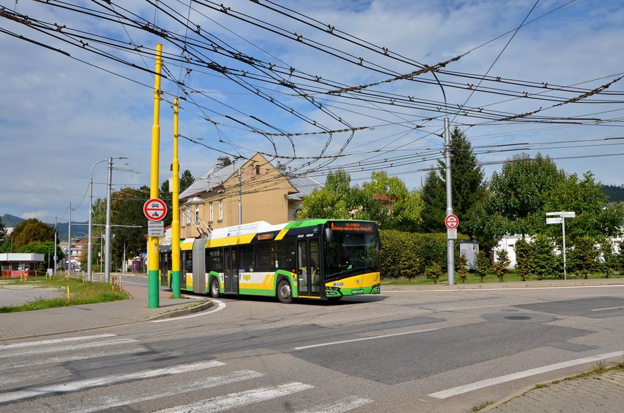 Trolejbusová križovatka Polícia