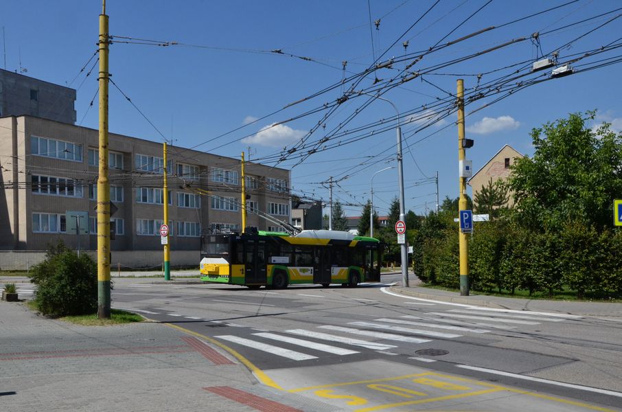 Trolejbusová križovatka Polícia
