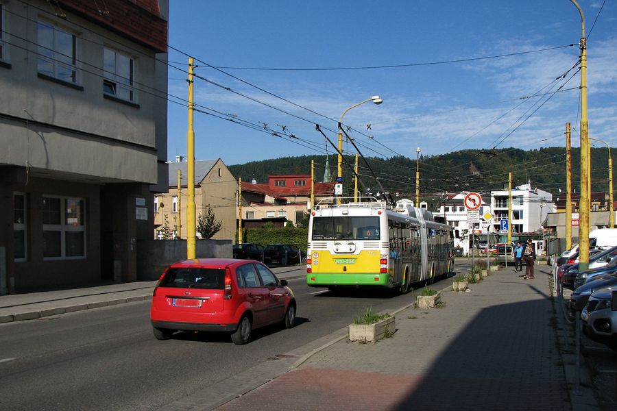 Trolejbusová trať Hálkova ulica