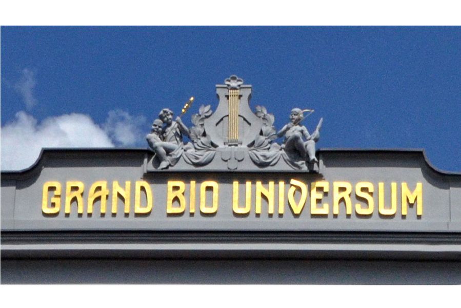 40 Grand Bio Universum (SK)