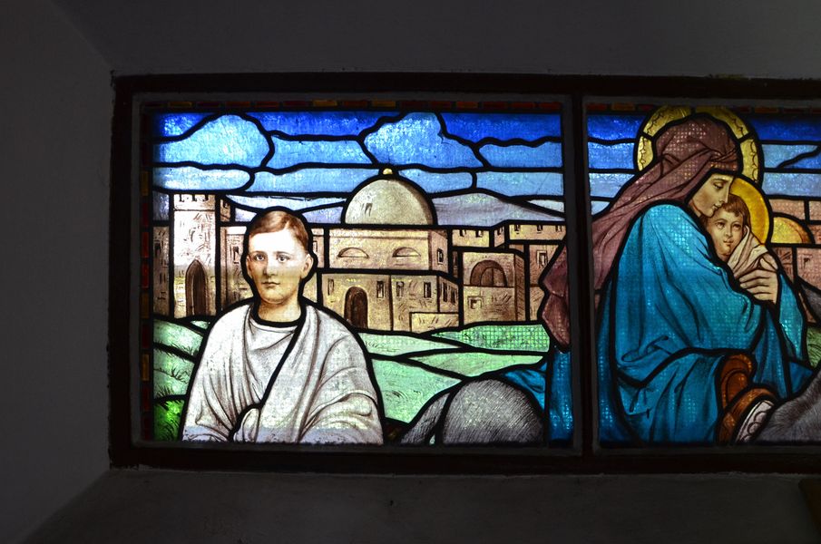 Vitráže na ľavom okne kaplnky