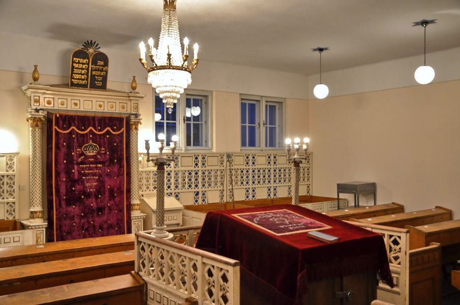 08 Orthodox synagogue (EN)