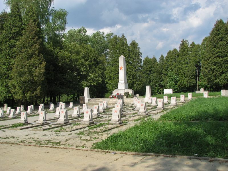 81 Military cemetery (EN)