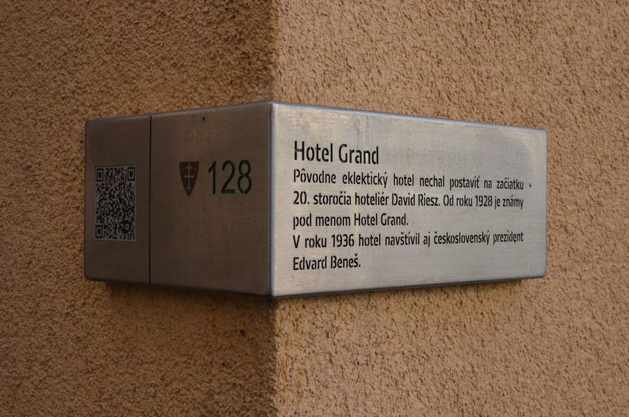 128 Hotel Grand