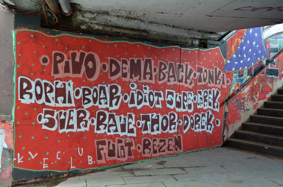 Graffiti v podchode Rondel 
