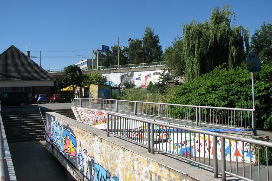 Graffiti pri križovatke Rondel