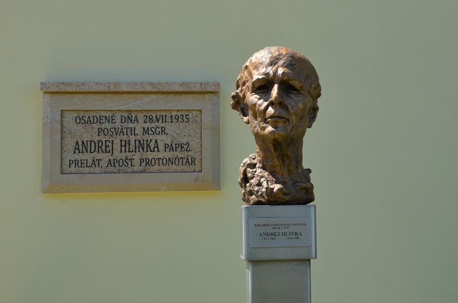 Busta Andreja Hlinku v Bánovej