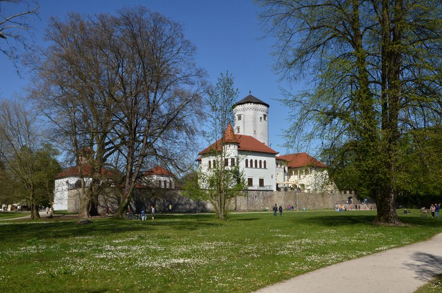 Budatínsky hrad a park