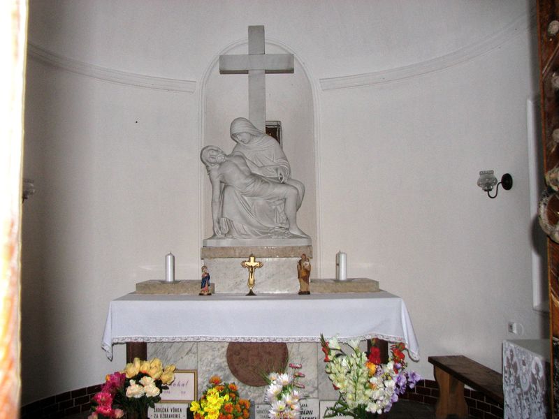 Socha Panny Márie v kaplnke