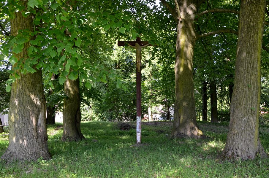 Kríž na cintoríne v Brodne