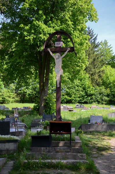 Kríž na cintoríne