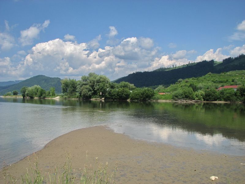 Ústie rieky Rajčanky do Váhu